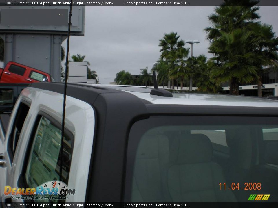 2009 Hummer H3 T Alpha Birch White / Light Cashmere/Ebony Photo #16
