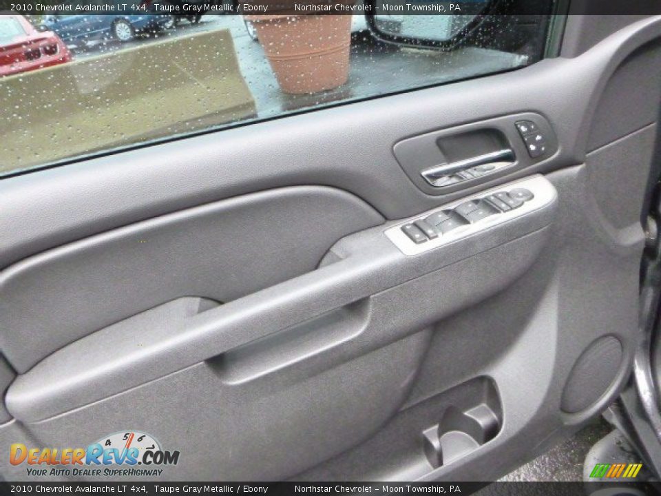 2010 Chevrolet Avalanche LT 4x4 Taupe Gray Metallic / Ebony Photo #14