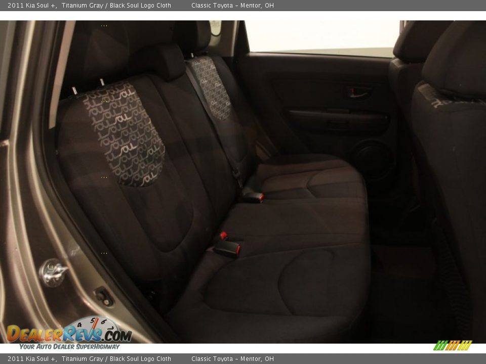 2011 Kia Soul + Titanium Gray / Black Soul Logo Cloth Photo #11