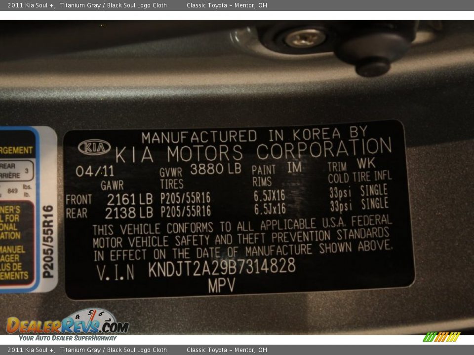 2011 Kia Soul + Titanium Gray / Black Soul Logo Cloth Photo #16