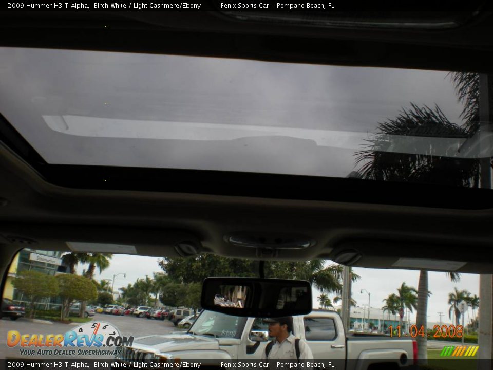 2009 Hummer H3 T Alpha Birch White / Light Cashmere/Ebony Photo #24