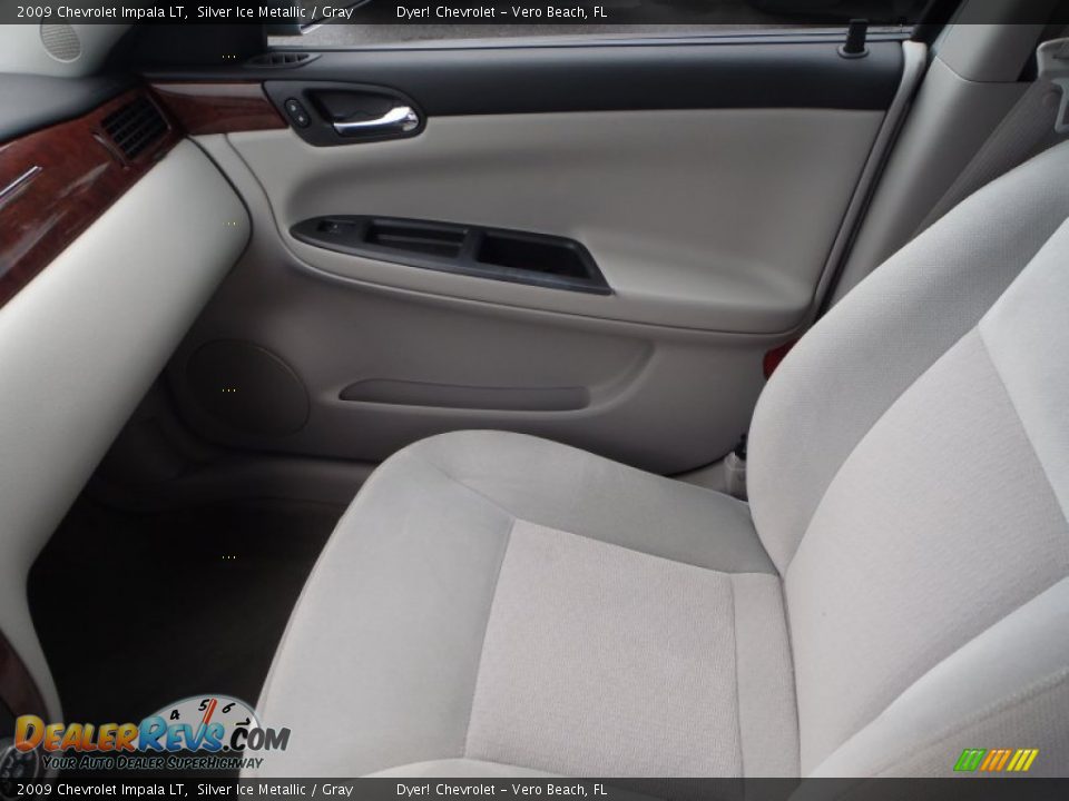 2009 Chevrolet Impala LT Silver Ice Metallic / Gray Photo #17