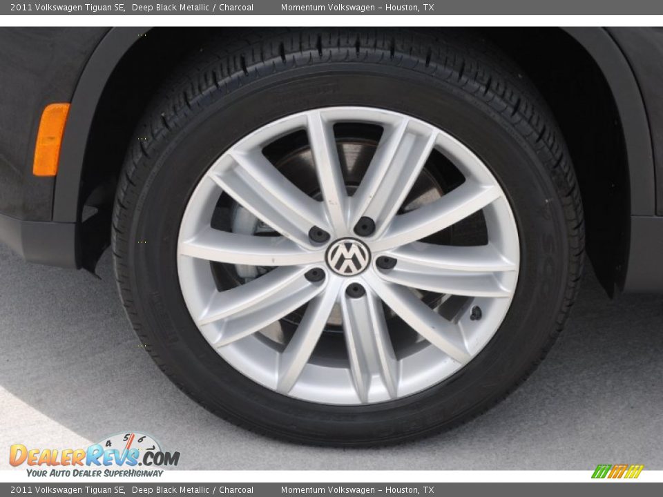 2011 Volkswagen Tiguan SE Deep Black Metallic / Charcoal Photo #4