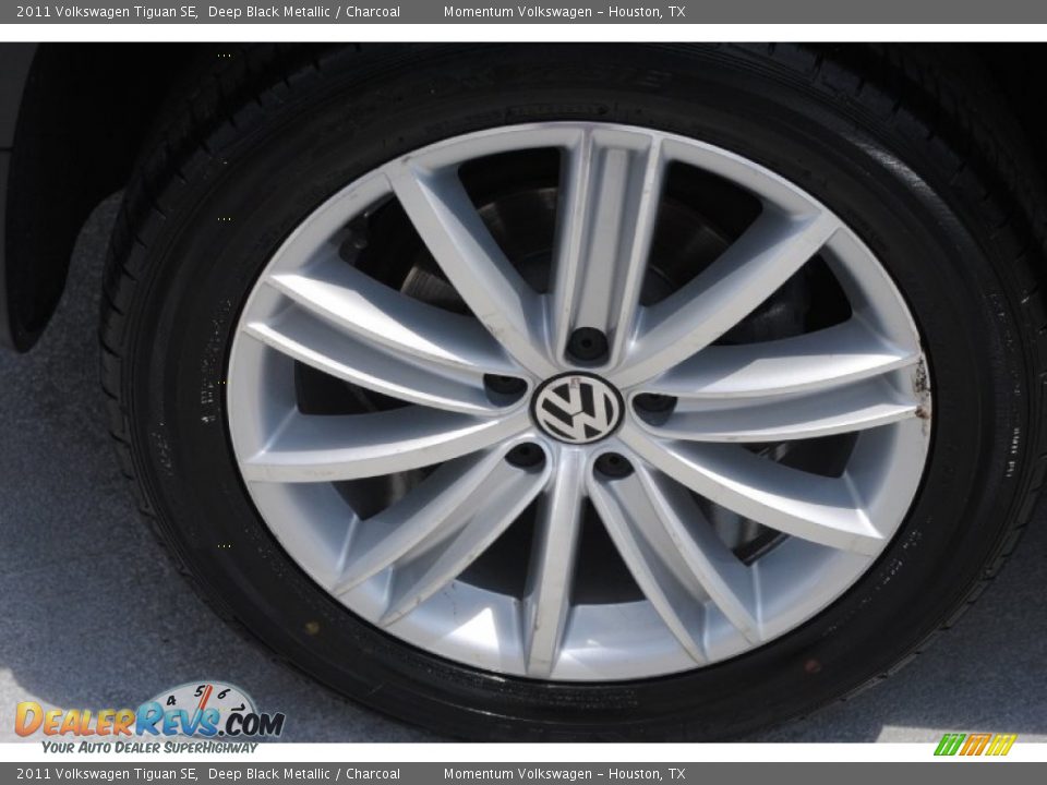 2011 Volkswagen Tiguan SE Deep Black Metallic / Charcoal Photo #10