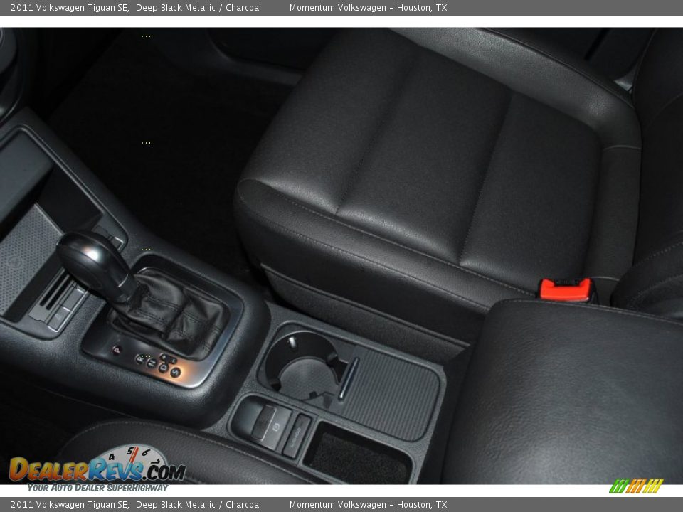 2011 Volkswagen Tiguan SE Deep Black Metallic / Charcoal Photo #18