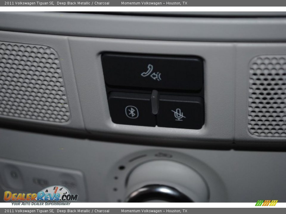 2011 Volkswagen Tiguan SE Deep Black Metallic / Charcoal Photo #27
