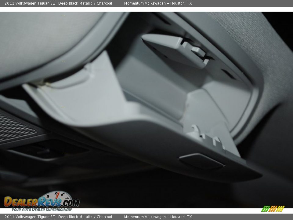 2011 Volkswagen Tiguan SE Deep Black Metallic / Charcoal Photo #28