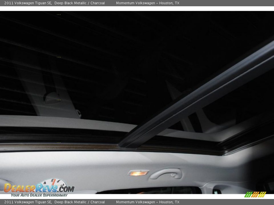 2011 Volkswagen Tiguan SE Deep Black Metallic / Charcoal Photo #29