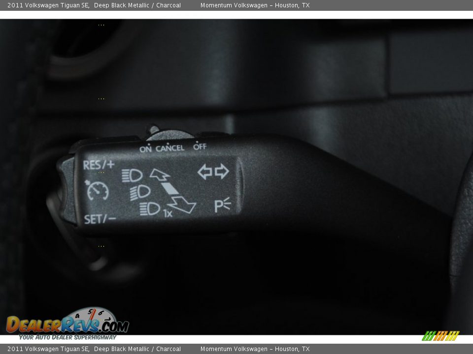 2011 Volkswagen Tiguan SE Deep Black Metallic / Charcoal Photo #31