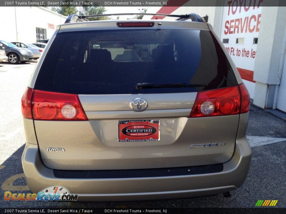 2007 Toyota Sienna LE Desert Sand Mica / Taupe Photo #5