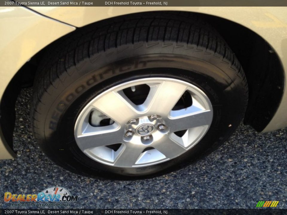 2007 Toyota Sienna LE Desert Sand Mica / Taupe Photo #8