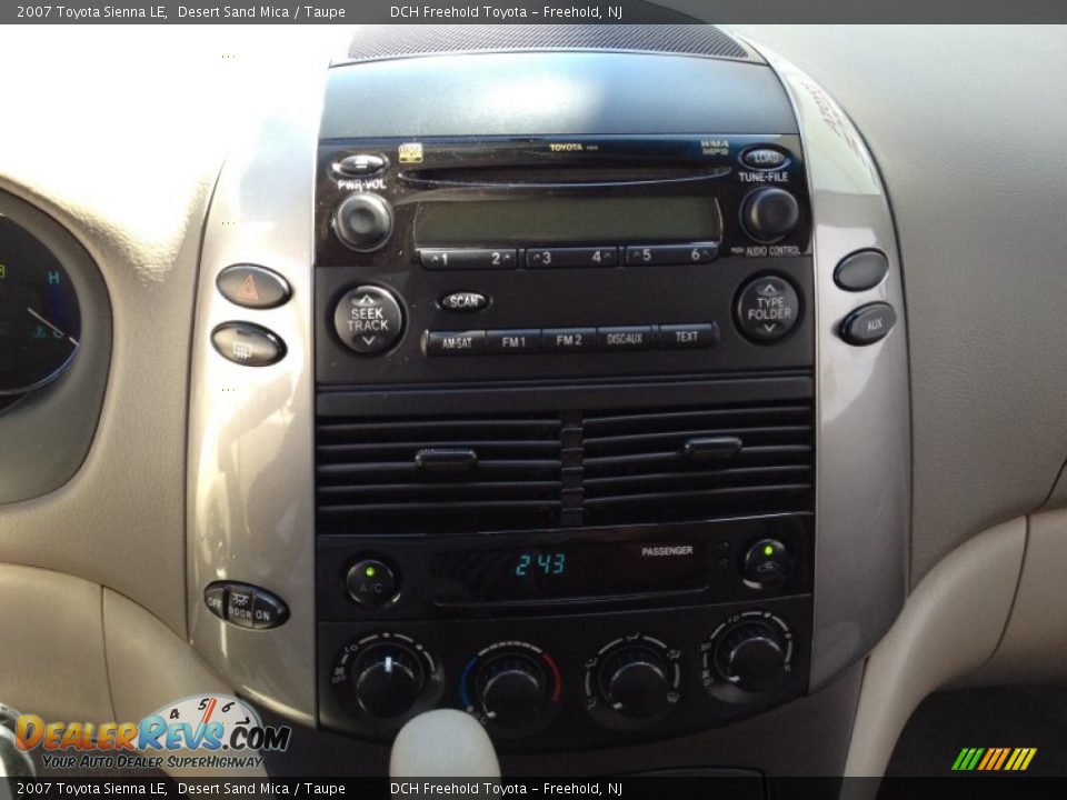 2007 Toyota Sienna LE Desert Sand Mica / Taupe Photo #17