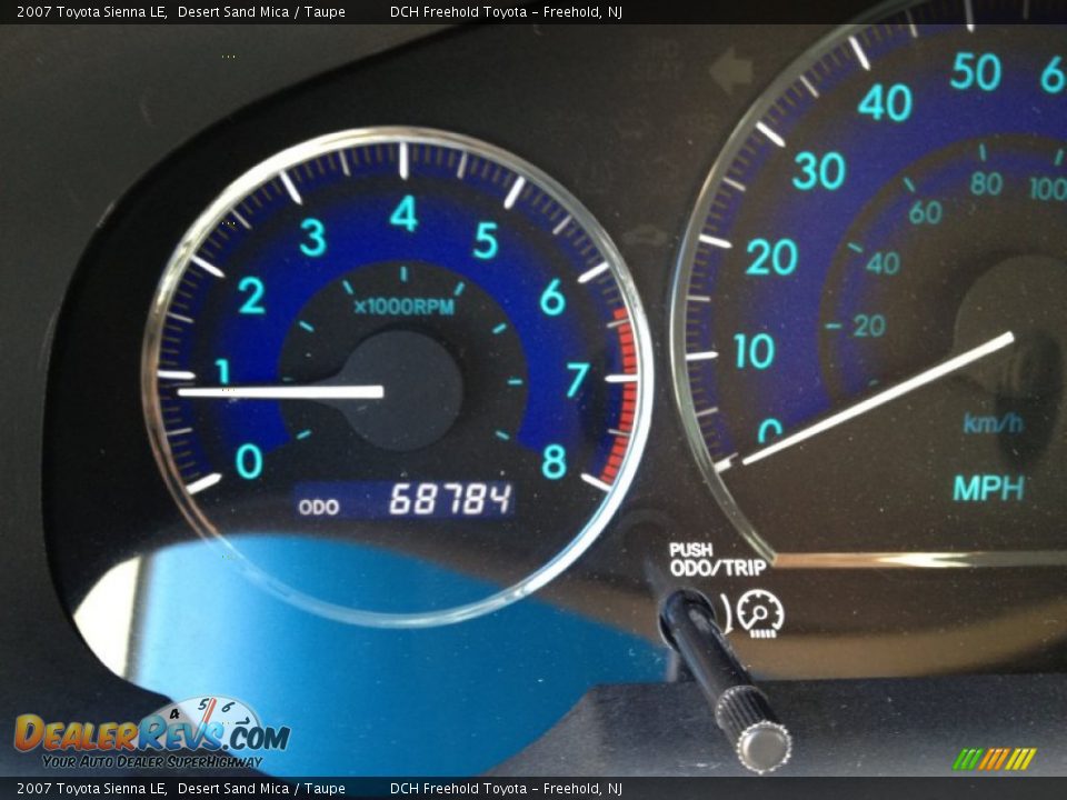 2007 Toyota Sienna LE Desert Sand Mica / Taupe Photo #18