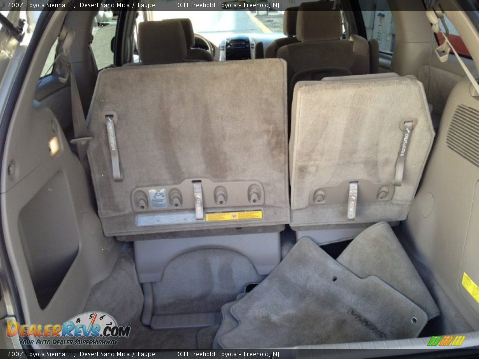 2007 Toyota Sienna LE Desert Sand Mica / Taupe Photo #19