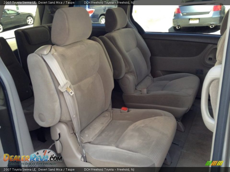 2007 Toyota Sienna LE Desert Sand Mica / Taupe Photo #21