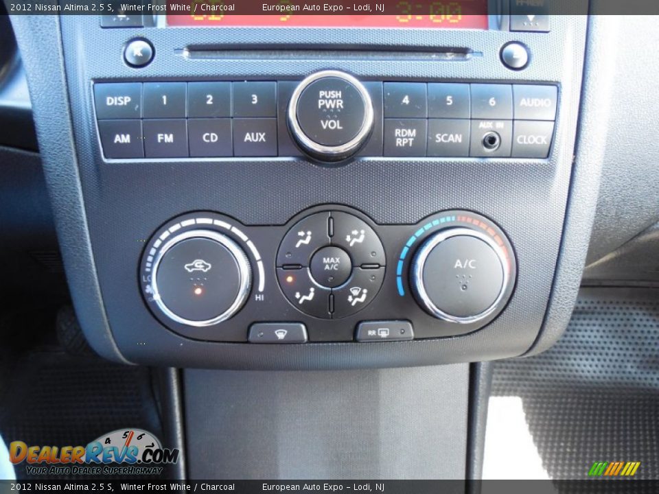 2012 Nissan Altima 2.5 S Winter Frost White / Charcoal Photo #16