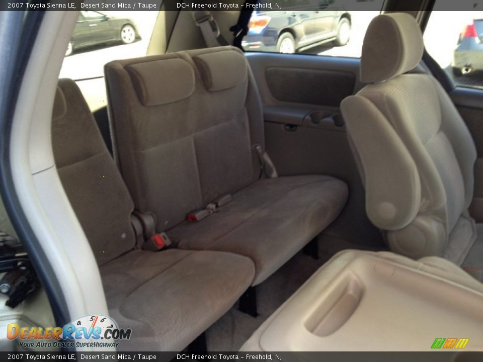 2007 Toyota Sienna LE Desert Sand Mica / Taupe Photo #22