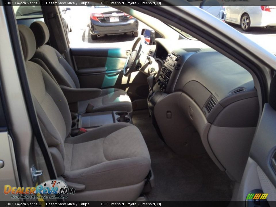 2007 Toyota Sienna LE Desert Sand Mica / Taupe Photo #24