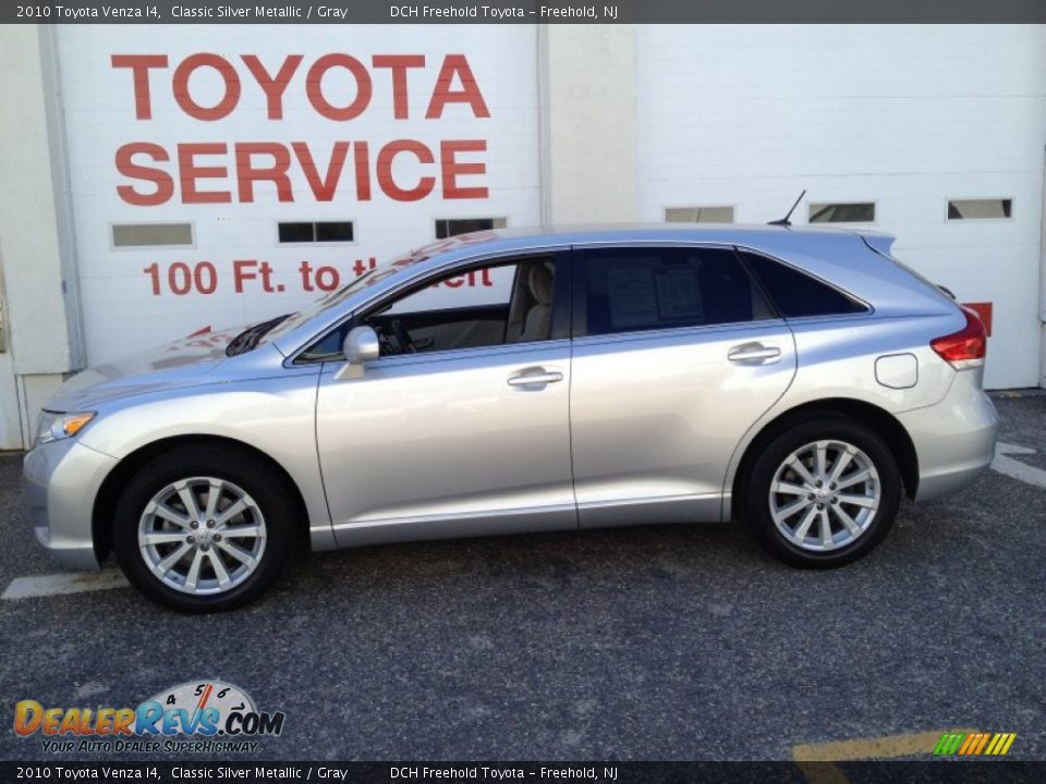 2010 Toyota Venza I4 Classic Silver Metallic / Gray Photo #3