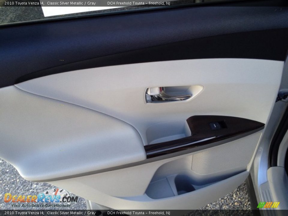 2010 Toyota Venza I4 Classic Silver Metallic / Gray Photo #9