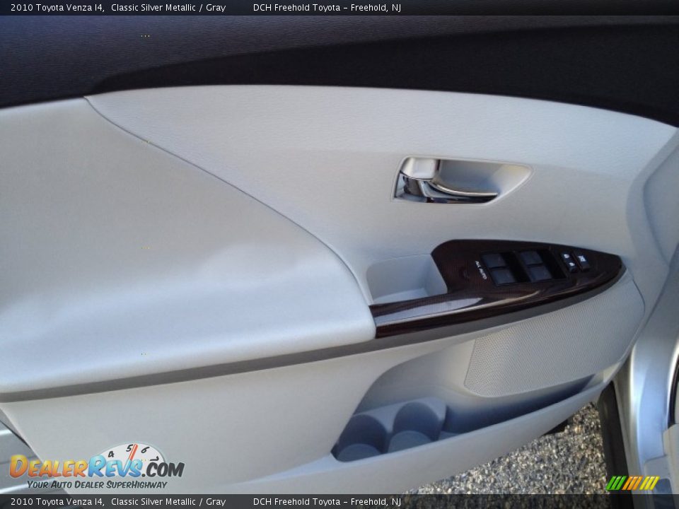 2010 Toyota Venza I4 Classic Silver Metallic / Gray Photo #12