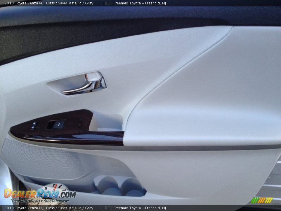 2010 Toyota Venza I4 Classic Silver Metallic / Gray Photo #24