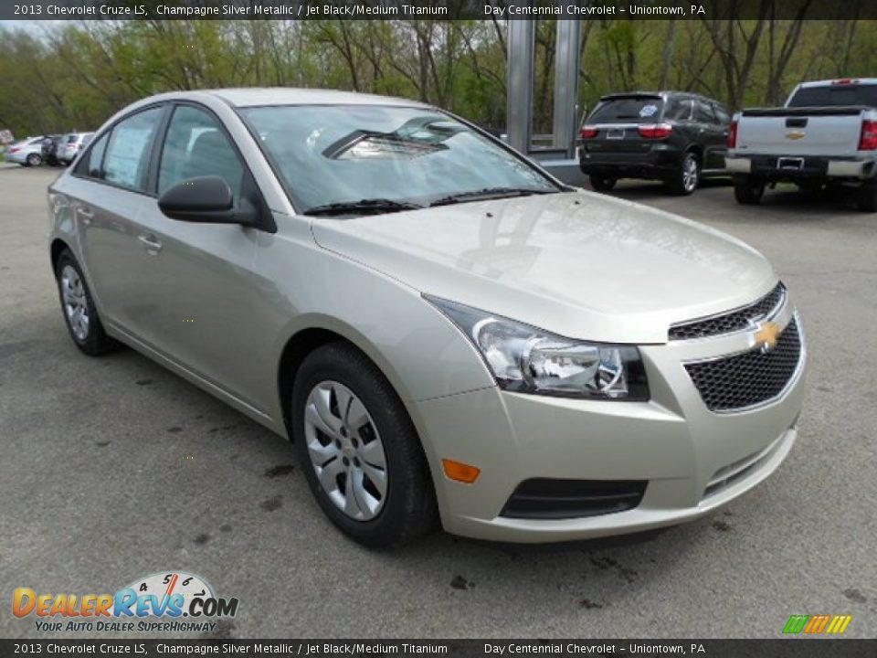 2013 Chevrolet Cruze LS Champagne Silver Metallic / Jet Black/Medium Titanium Photo #9