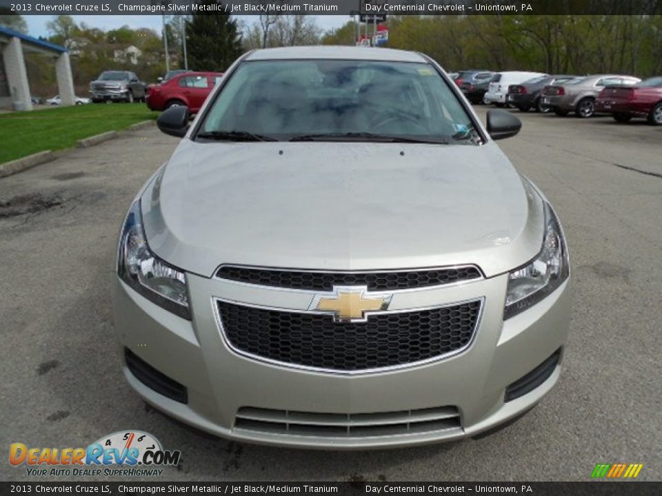 2013 Chevrolet Cruze LS Champagne Silver Metallic / Jet Black/Medium Titanium Photo #10