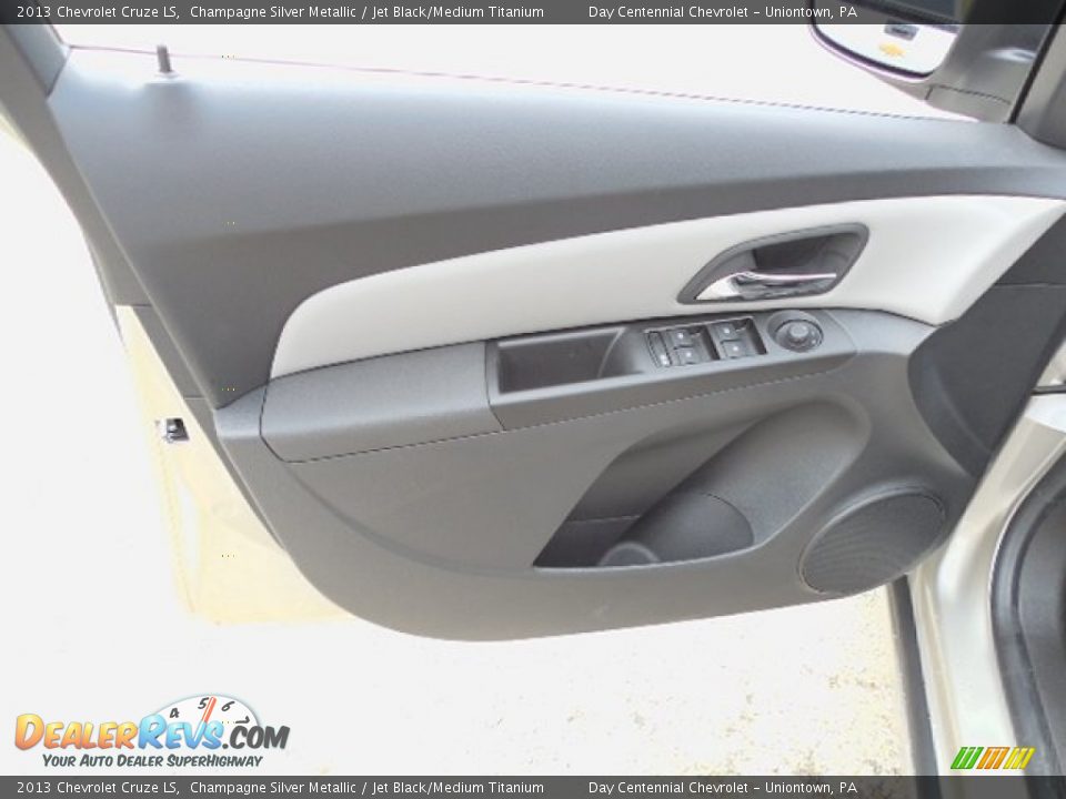 2013 Chevrolet Cruze LS Champagne Silver Metallic / Jet Black/Medium Titanium Photo #11