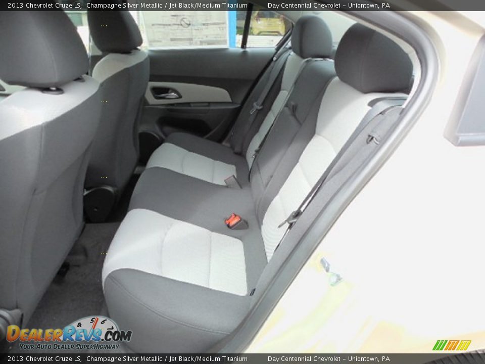 2013 Chevrolet Cruze LS Champagne Silver Metallic / Jet Black/Medium Titanium Photo #13
