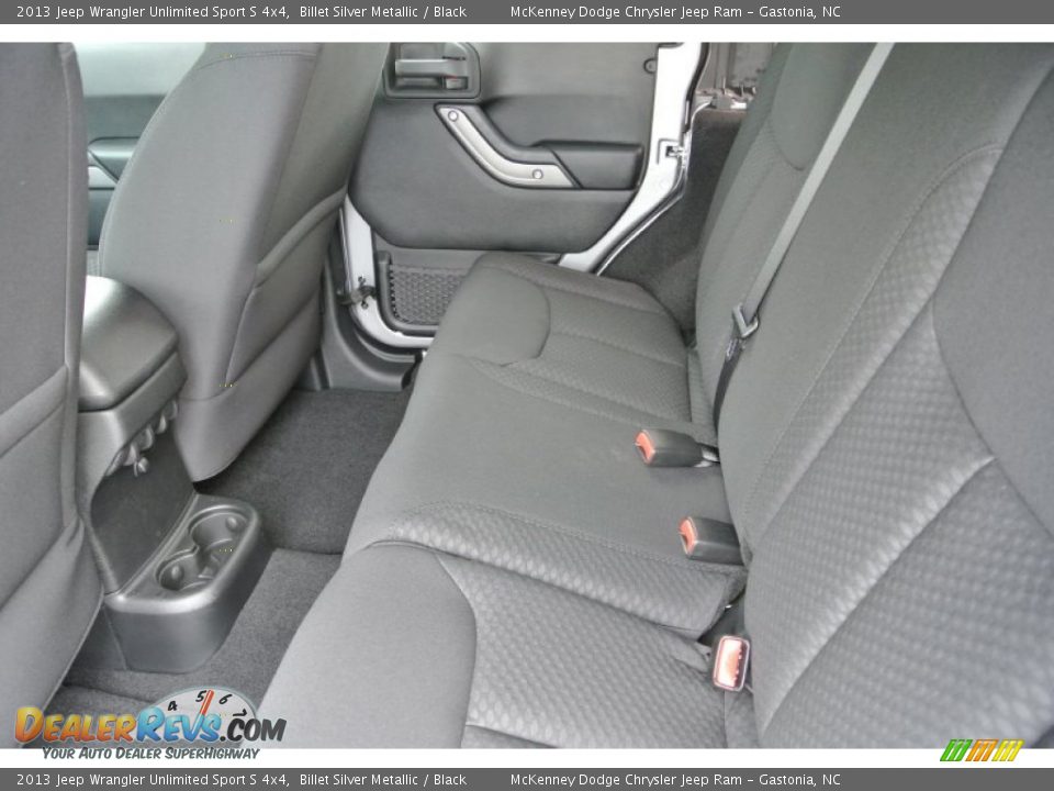 2013 Jeep Wrangler Unlimited Sport S 4x4 Billet Silver Metallic / Black Photo #17