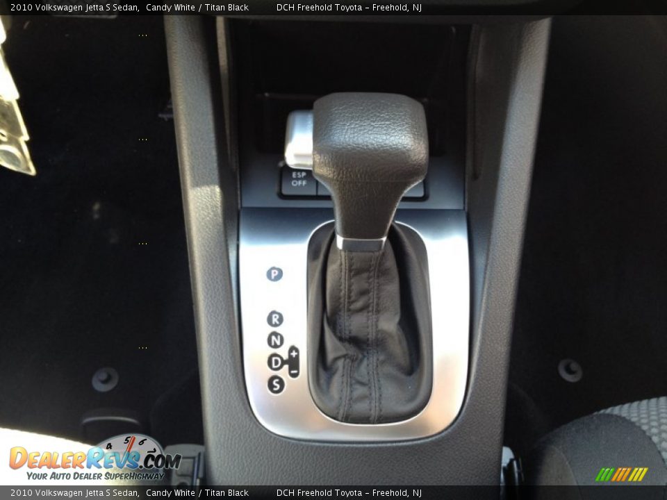 2010 Volkswagen Jetta S Sedan Candy White / Titan Black Photo #17