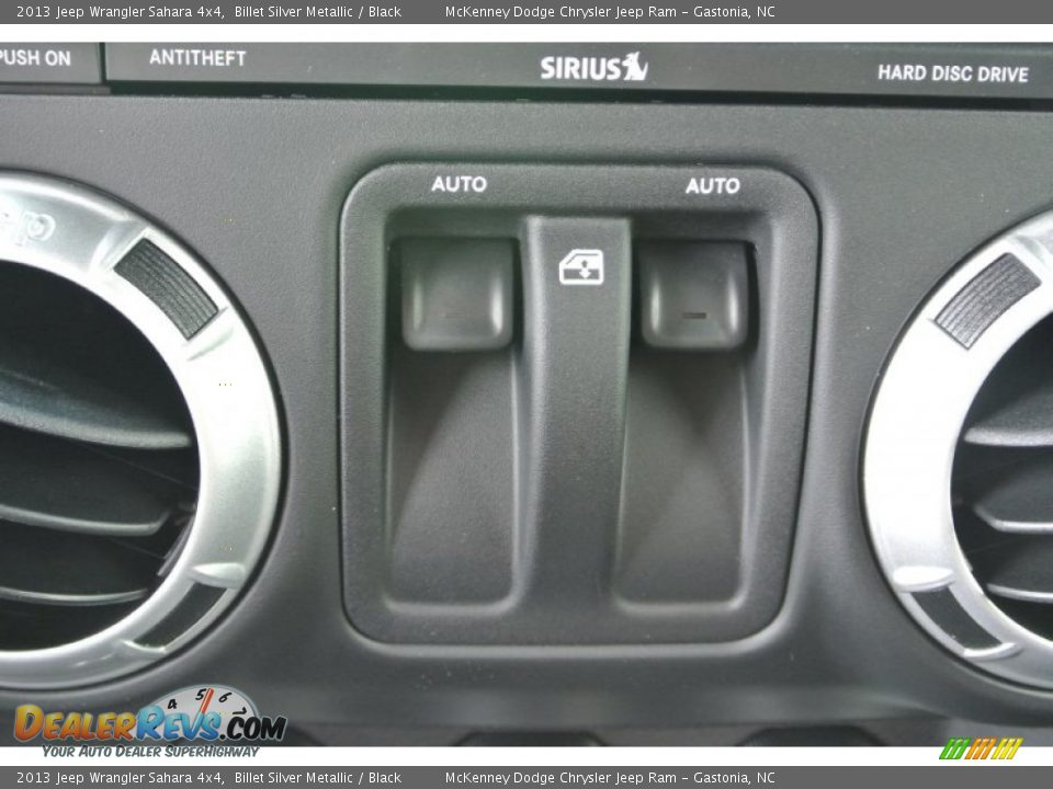 2013 Jeep Wrangler Sahara 4x4 Billet Silver Metallic / Black Photo #13