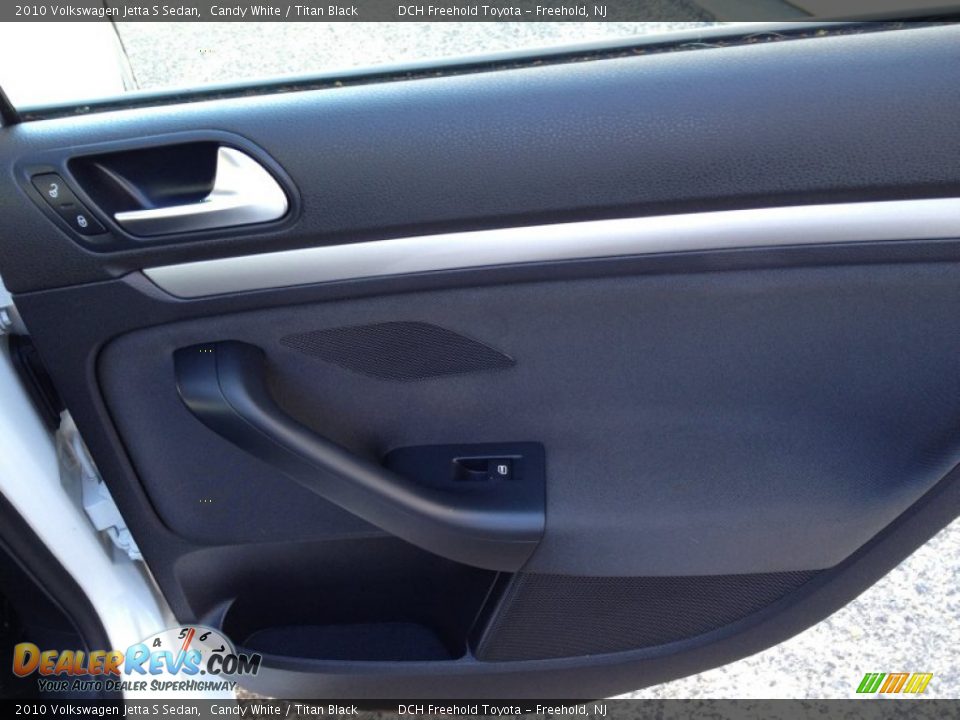 2010 Volkswagen Jetta S Sedan Candy White / Titan Black Photo #22