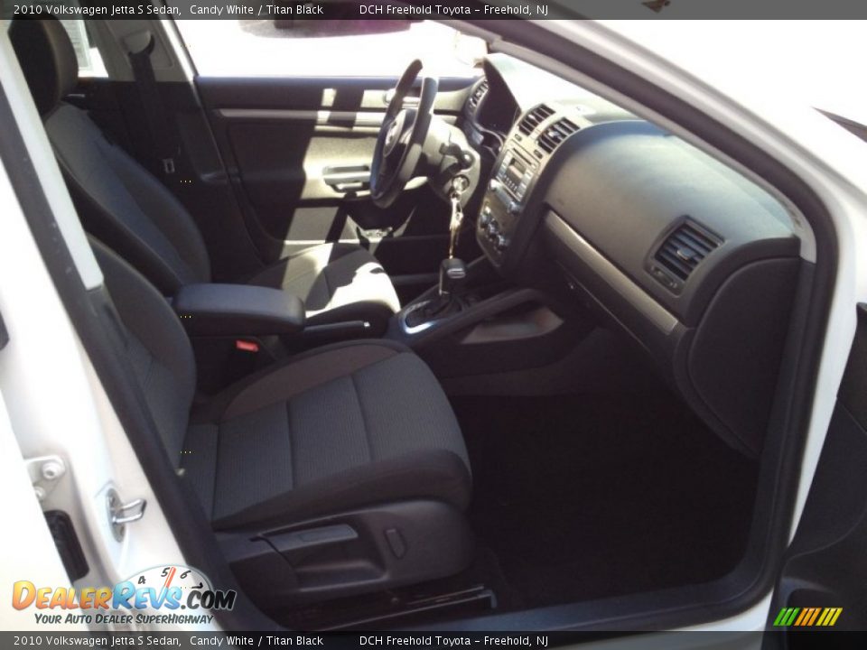 2010 Volkswagen Jetta S Sedan Candy White / Titan Black Photo #26
