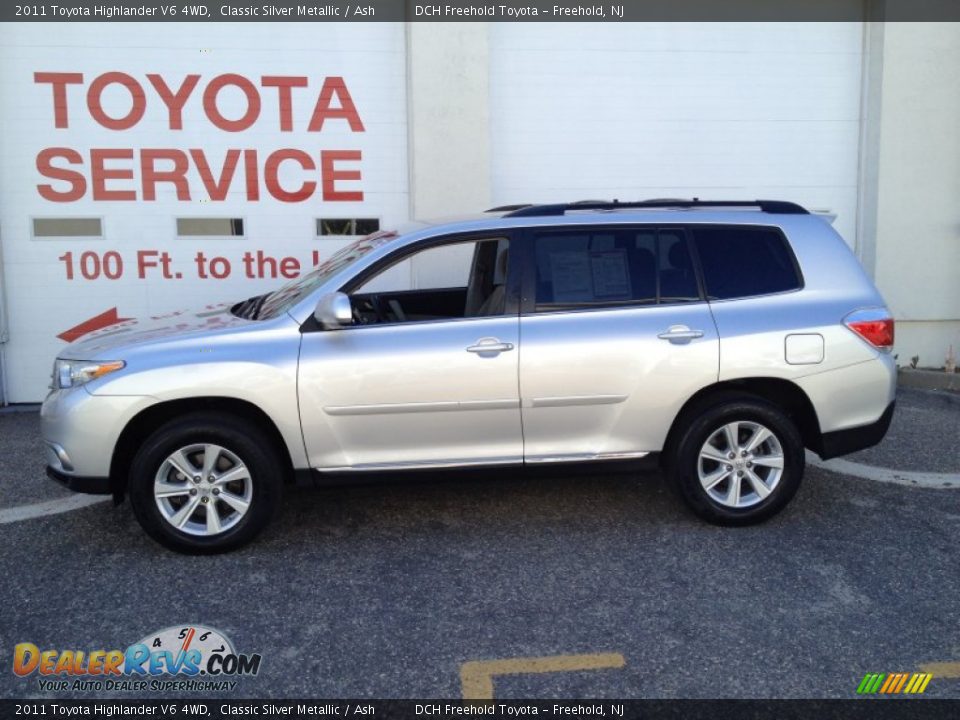 2011 Toyota Highlander V6 4WD Classic Silver Metallic / Ash Photo #3