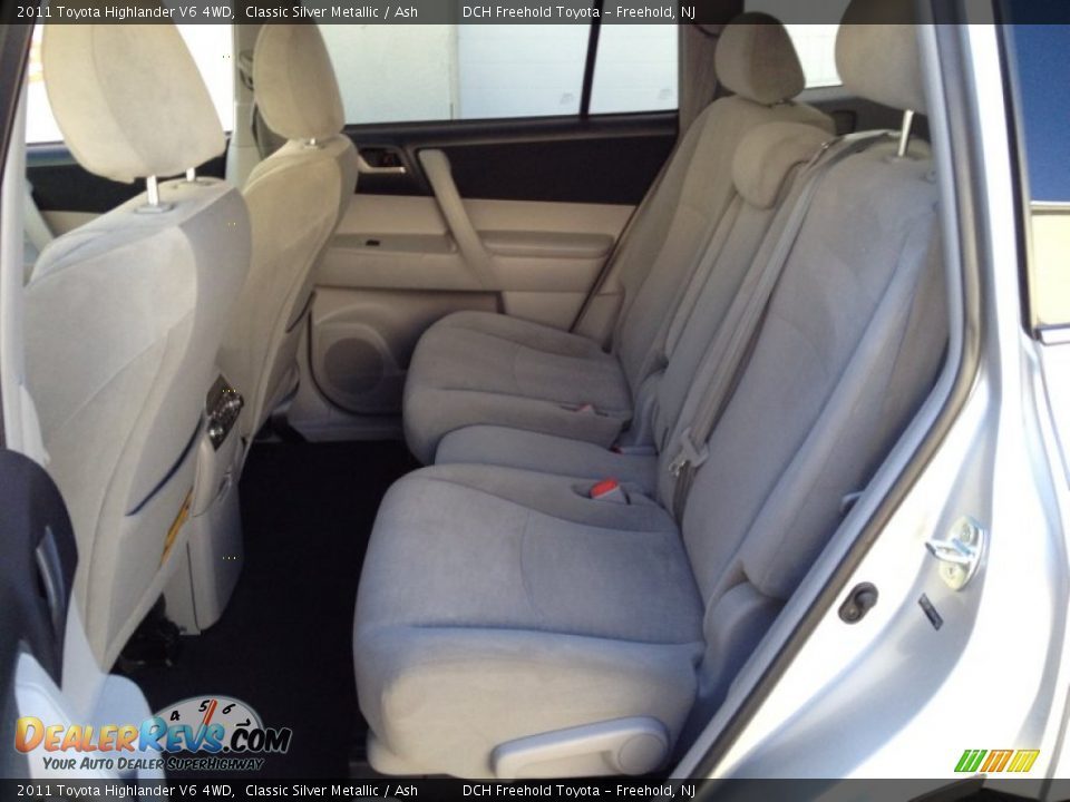2011 Toyota Highlander V6 4WD Classic Silver Metallic / Ash Photo #10