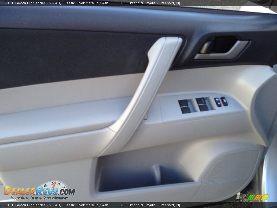 2011 Toyota Highlander V6 4WD Classic Silver Metallic / Ash Photo #13