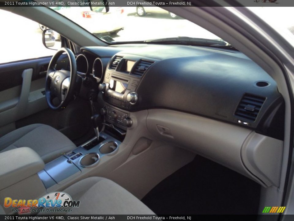 2011 Toyota Highlander V6 4WD Classic Silver Metallic / Ash Photo #25