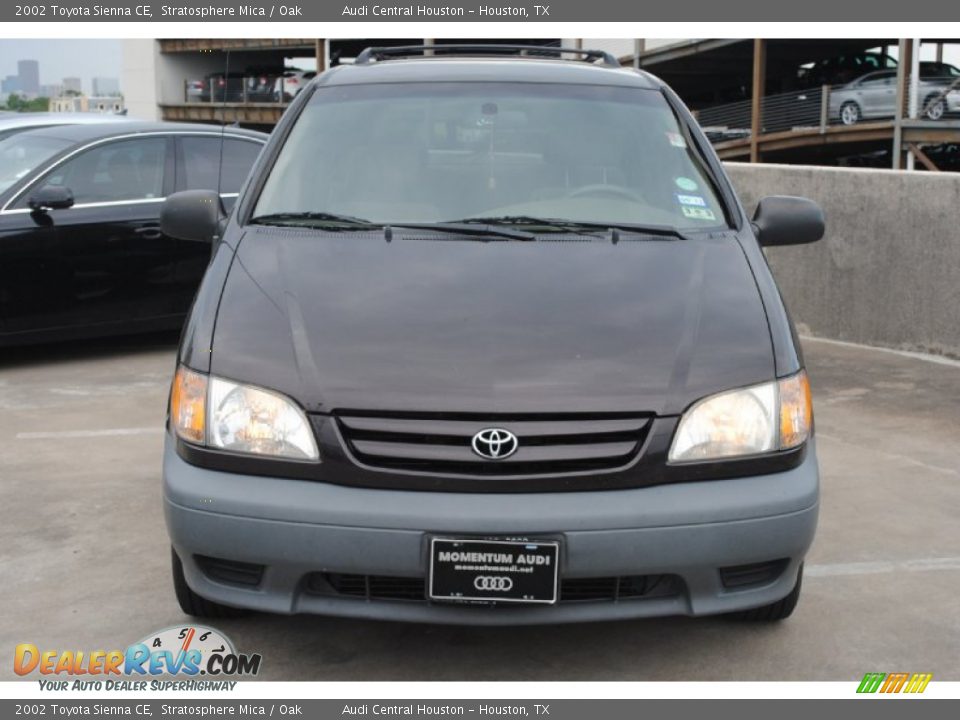 2002 Toyota Sienna CE Stratosphere Mica / Oak Photo #2