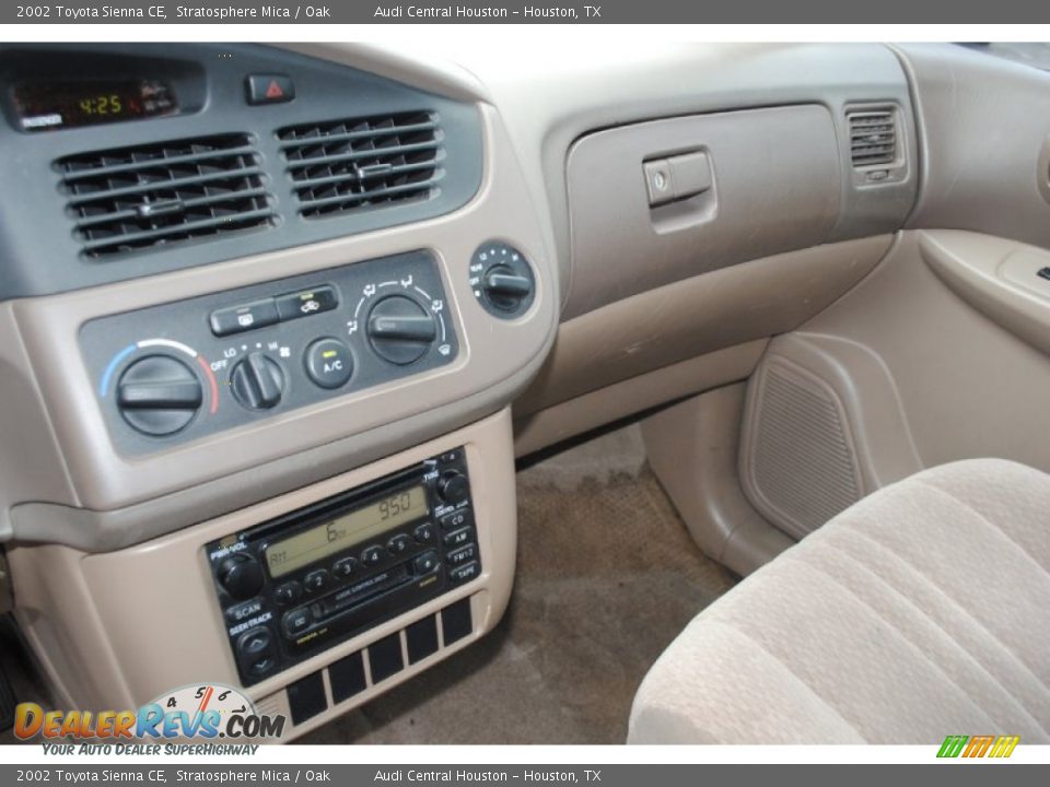 2002 Toyota Sienna CE Stratosphere Mica / Oak Photo #12