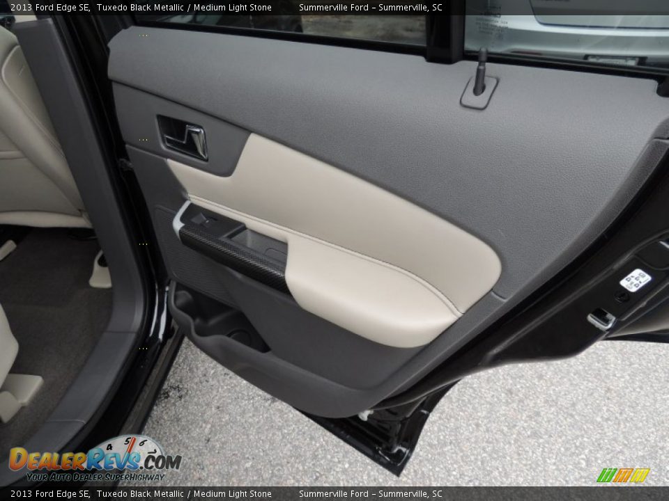 2013 Ford Edge SE Tuxedo Black Metallic / Medium Light Stone Photo #12