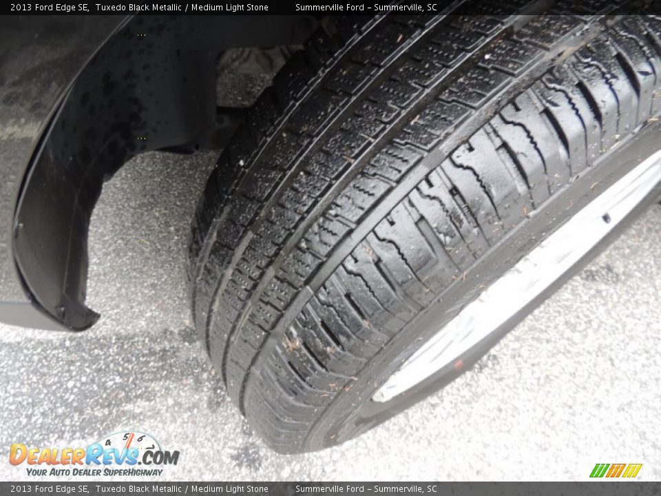 2013 Ford Edge SE Tuxedo Black Metallic / Medium Light Stone Photo #19