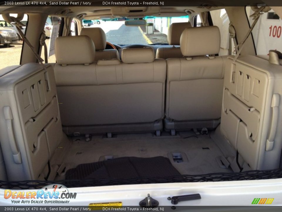 2003 Lexus LX 470 4x4 Trunk Photo #24