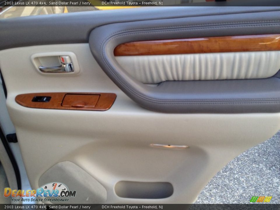 2003 Lexus LX 470 4x4 Sand Dollar Pearl / Ivory Photo #26