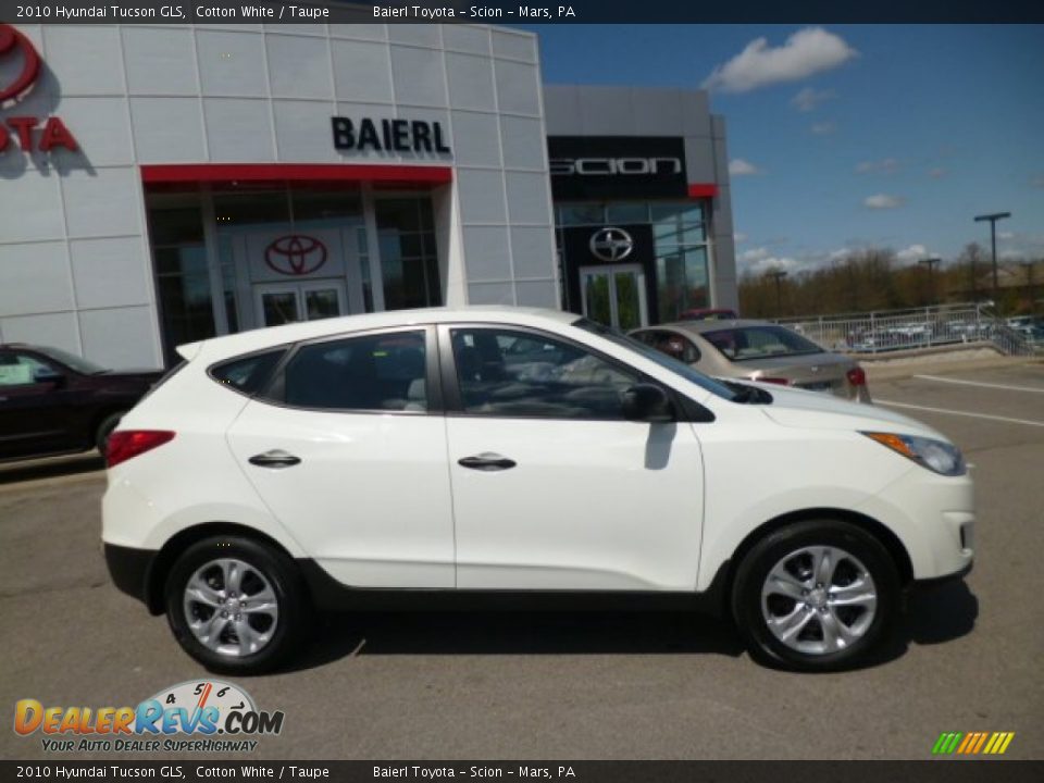 2010 Hyundai Tucson GLS Cotton White / Taupe Photo #8