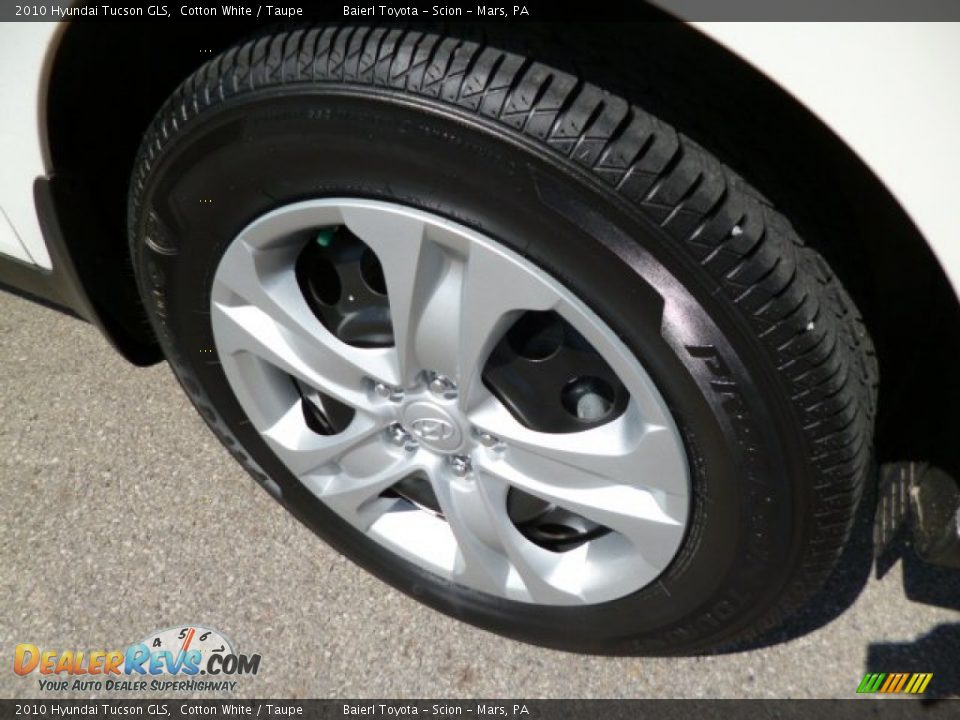 2010 Hyundai Tucson GLS Cotton White / Taupe Photo #9