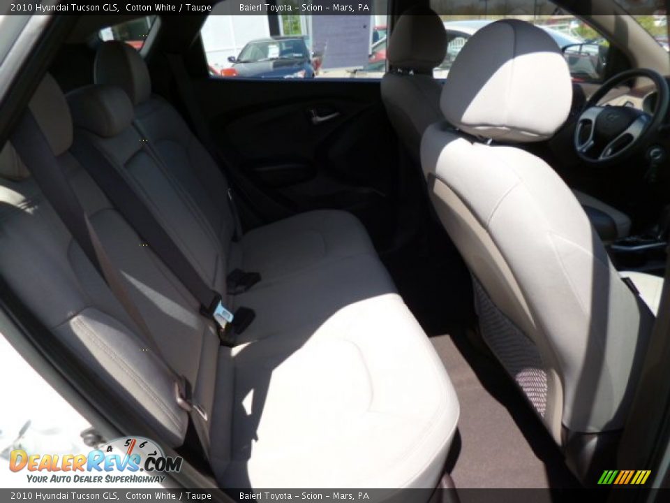 2010 Hyundai Tucson GLS Cotton White / Taupe Photo #12