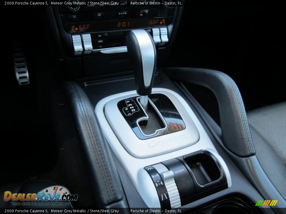 2009 Porsche Cayenne S Shifter Photo #9