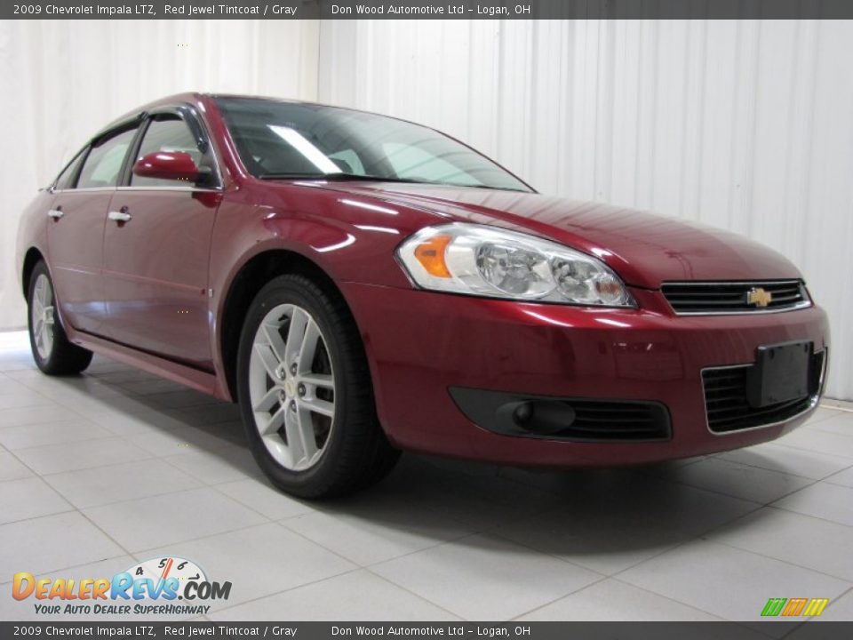 Front 3/4 View of 2009 Chevrolet Impala LTZ Photo #1